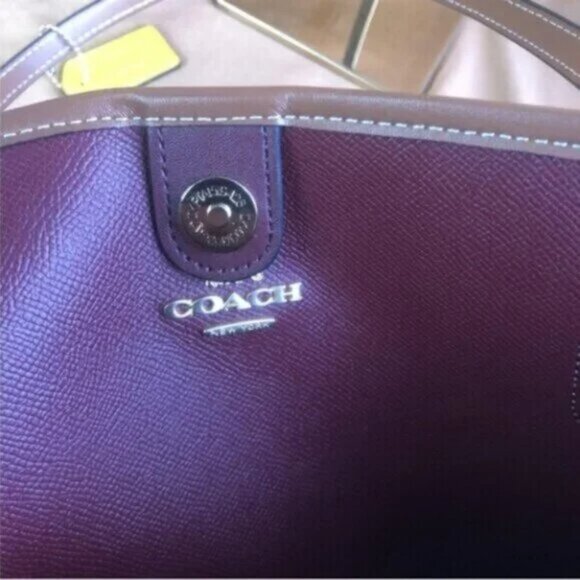 Coach X Peanuts City Tote In Signature Canvas With Snoopy Woodstock Print - Picture 7 of 11